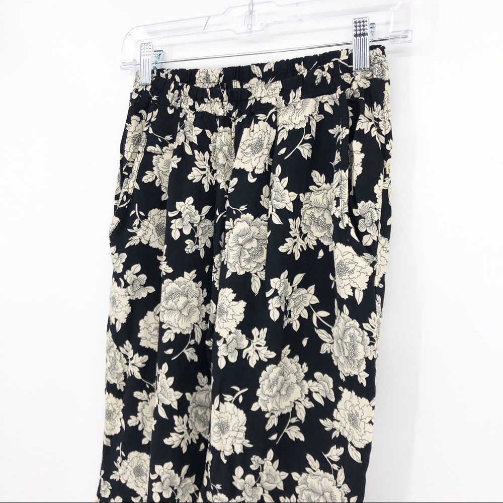 BRANDY MELVILLE Sushanna Floral Jogger Pant - Picture 3 of 13